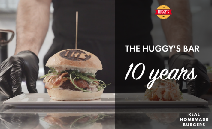 Célébration du burger du mois chez Huggy's Bar à l'occasion de ses 10 ans
